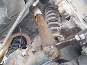 AMORTIGUADOR TRASERO DERECHO NISSAN TERRANO/TERRANO.II (R20)