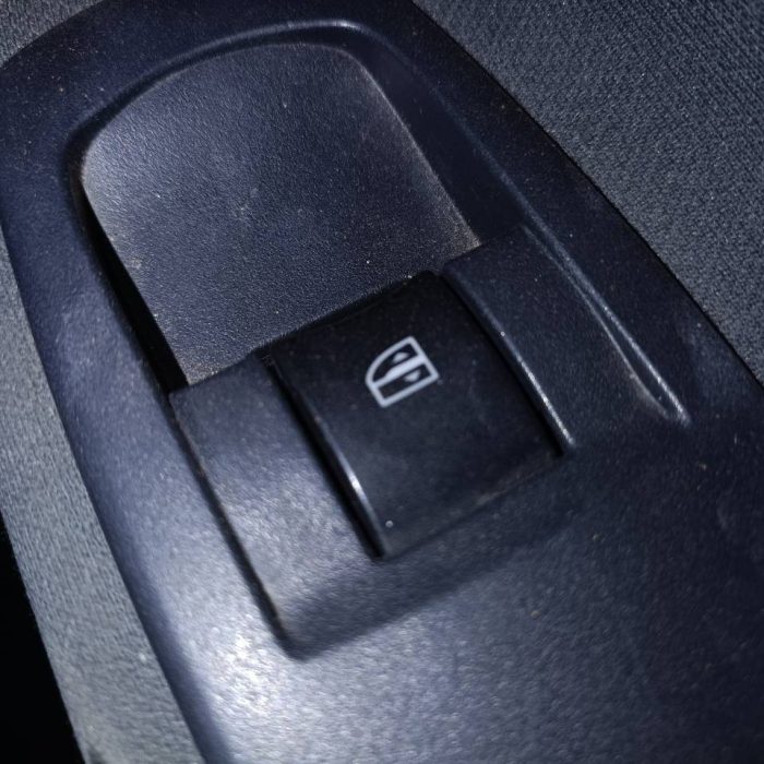 423571