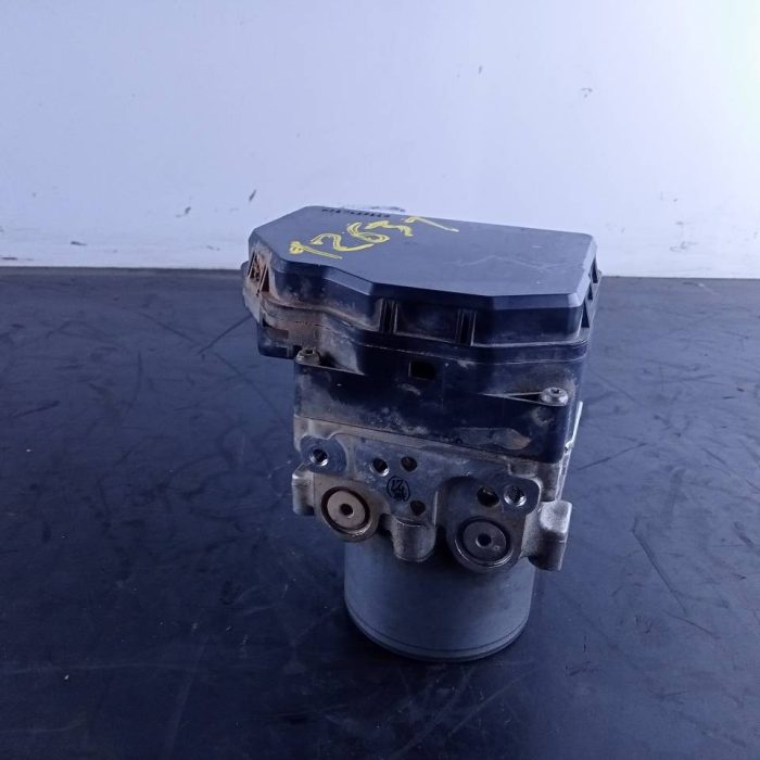 425105
