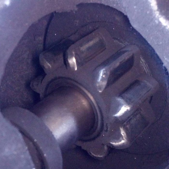 435105