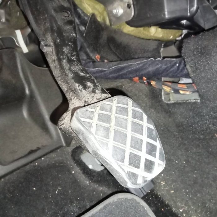 437193