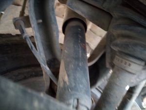 AMORTIGUADOR DELANTERO IZQUIERDO NISSAN TERRANO/TERRANO.II (R20)
