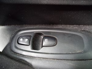 MANDO ELEVALUNAS DELANTERO DERECHO RENAULT KADJAR