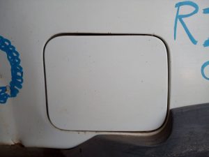 TAPA EXTERIOR COMBUSTIBLE NISSAN TERRANO/TERRANO.II (R20)