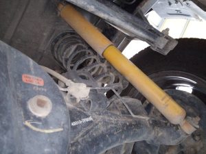 AMORTIGUADOR TRASERO DERECHO NISSAN TERRANO/TERRANO.II (R20)
