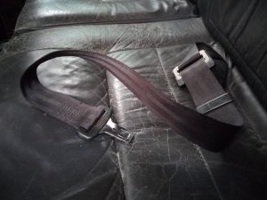CINTURON SEGURIDAD TRASERO CENTRAL NISSAN TERRANO/TERRANO.II (R20)