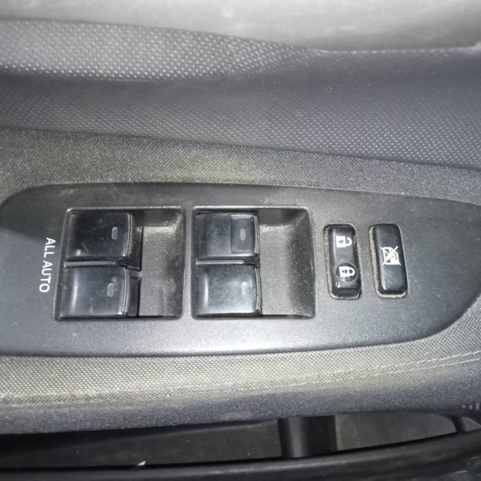 443809