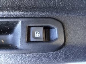 MANDO ELEVALUNAS TRASERO IZQUIERDO DACIA DUSTER II