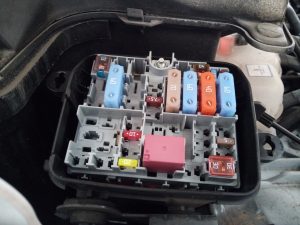 CAJA RELES / FUSIBLES ALFA ROMEO STELVIO (630)