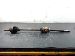 TRANSMISION DELANTERA DERECHA 391002176R / P1-B6-34 NISSAN NV 400