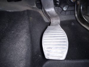 PEDAL EMBRAGUE OPEL CORSA E
