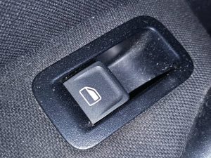 MANDO ELEVALUNAS TRASERO IZQUIERDO VOLKSWAGEN POLO (6C1)
