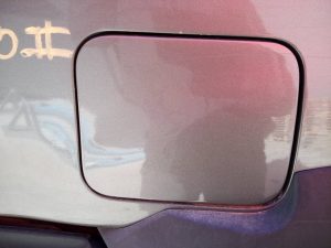 TAPA EXTERIOR COMBUSTIBLE NISSAN TERRANO/TERRANO.II (R20)