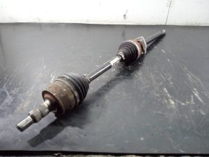 TRANSMISION DELANTERA DERECHA 10239824 / P1-B6-37 OPEL ASTRA J LIM.