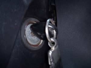 ANTIRROBO MITSUBISHI MONTERO (V80/V90)