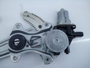 ELEVALUNAS DELANTERO IZQUIERDO 13121410 / E2-A2-51-1 HONDA CR-V