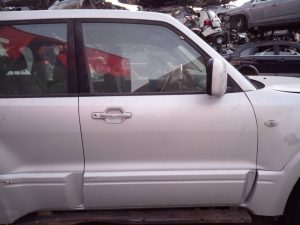 PUERTA DELANTERA DERECHA MITSUBISHI MONTERO (V60/V70)