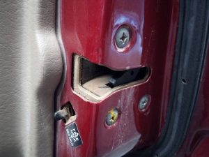 CERRADURA PUERTA TRASERA DERECHA NISSAN TERRANO/TERRANO.II (R20)