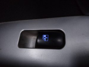 MANDO ELEVALUNAS TRASERO DERECHO HYUNDAI SANTA FE (BM)