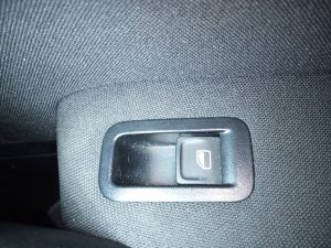 MANDO ELEVALUNAS DELANTERO DERECHO VOLKSWAGEN POLO (6C1)