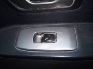 MANDO ELEVALUNAS DELANTERO DERECHO MITSUBISHI MONTERO (V60/V70)