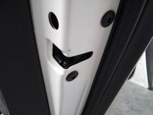 CERRADURA PUERTA TRASERA DERECHA VOLKSWAGEN GOLF V BERLINA (1K1)