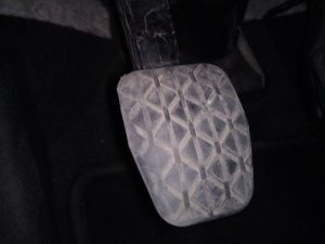 PEDAL EMBRAGUE MAZDA 3 LIM. ()