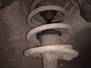 AMORTIGUADOR DELANTERO IZQUIERDO TOYOTA PRIUS (NHW30)