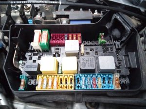 CAJA RELES / FUSIBLES MERCEDES-BENZ CLASE B (W246)