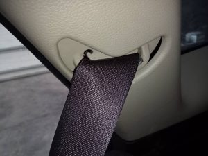CINTURON SEGURIDAD TRASERO DERECHO KIA CARENS ( )