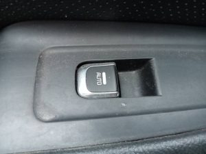 MANDO ELEVALUNAS TRASERO IZQUIERDO KIA CARENS ( )