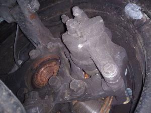 PINZA FRENO DELANTERA IZQUIERDA TOYOTA AURIS