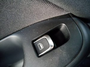 MANDO ELEVALUNAS DELANTERO DERECHO AUDI A4 BER. (B8)