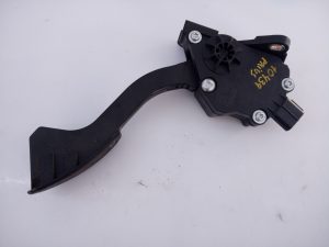 PEDAL ACELERADOR 7811012050 / E3-B2-19-3 / 1988008572 TOYOTA PRIUS (NHW30)