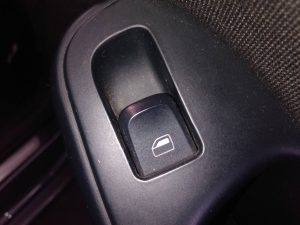 MANDO ELEVALUNAS DELANTERO DERECHO AUDI A4 BER. (B8)