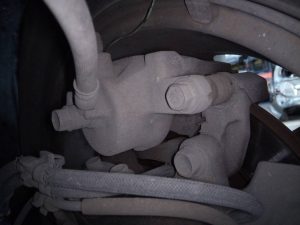 PINZA FRENO DELANTERA IZQUIERDA SUZUKI JIMNY SN (FJ)