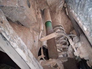 AMORTIGUADOR DELANTERO DERECHO CHRYSLER JEEP CHEROKEE (J)