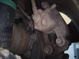 PINZA FRENO TRASERA DERECHA MITSUBISHI MONTERO (V80/V90)