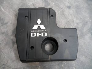 TAPA MOTOR MITSUBISHI MONTERO (V80/V90)