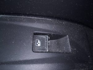 MANDO ELEVALUNAS DELANTERO DERECHO SEAT ATECA (KH7)