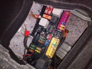 CAJA RELES / FUSIBLES MERCEDES-BENZ CLASE E (W212) LIM.