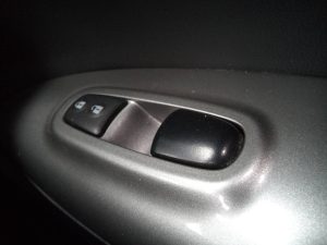 MANDO ELEVALUNAS DELANTERO DERECHO NISSAN JUKE (F15)