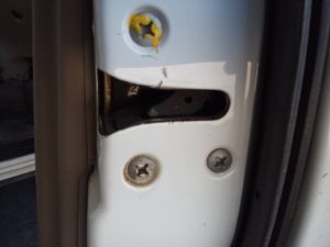 CERRADURA PUERTA DELANTERA DERECHA NISSAN TERRANO/TERRANO.II (R20)