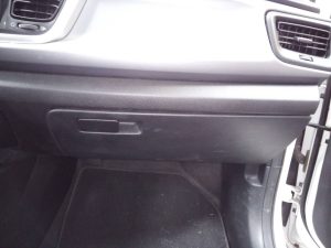 GUANTERA KIA RIO (YB)