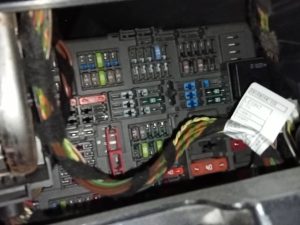 CAJA RELES / FUSIBLES BMW SERIE 1 COUPE (E82)
