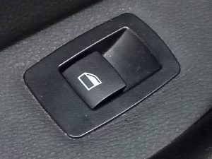 MANDO ELEVALUNAS TRASERO IZQUIERDO BMW SERIE X1 (F48)