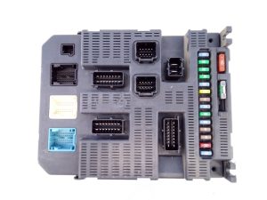 CAJA RELES / FUSIBLES 9663798580 / E3-B2-39-3 CITROËN C4 BERLINA