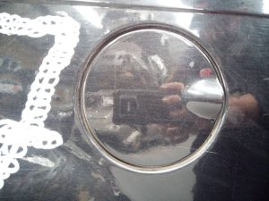TAPA EXTERIOR COMBUSTIBLE JEEP GR. CHEROKEE (WH)