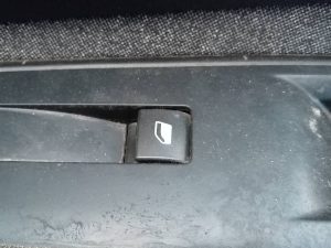 MANDO ELEVALUNAS DELANTERO DERECHO PEUGEOT 3008