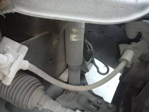 AMORTIGUADOR DELANTERO IZQUIERDO NISSAN CABSTAR ->09.06